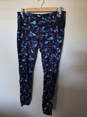 Athleta Triangular Be Free Tight